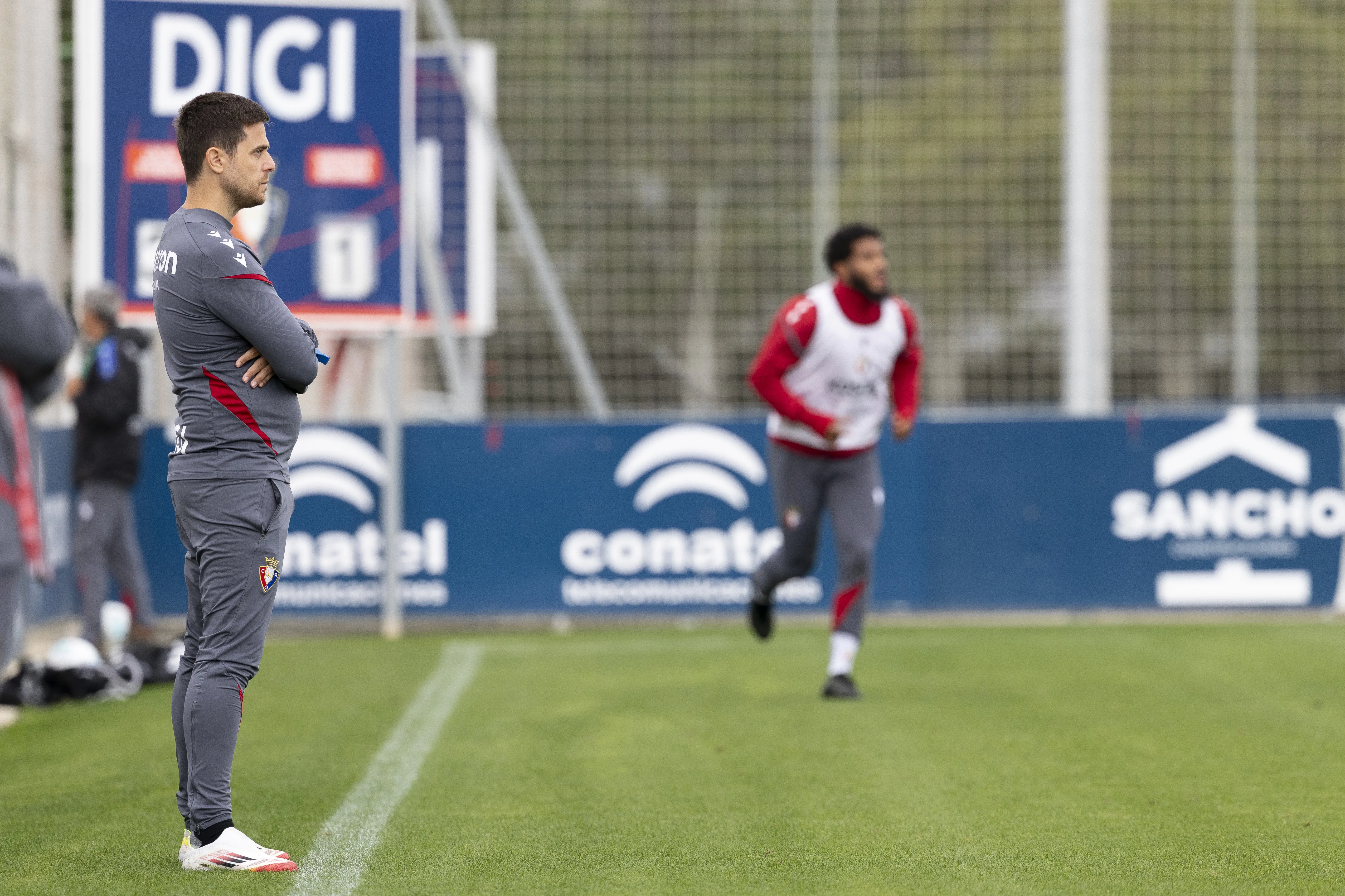 Osasuna desplazará a 19 jugadores para medirse al Real Betis - Osasuna